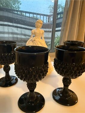 VTG Set of 4 Indiana Glass Diamond Point Water Goblets / Black Milk Glass